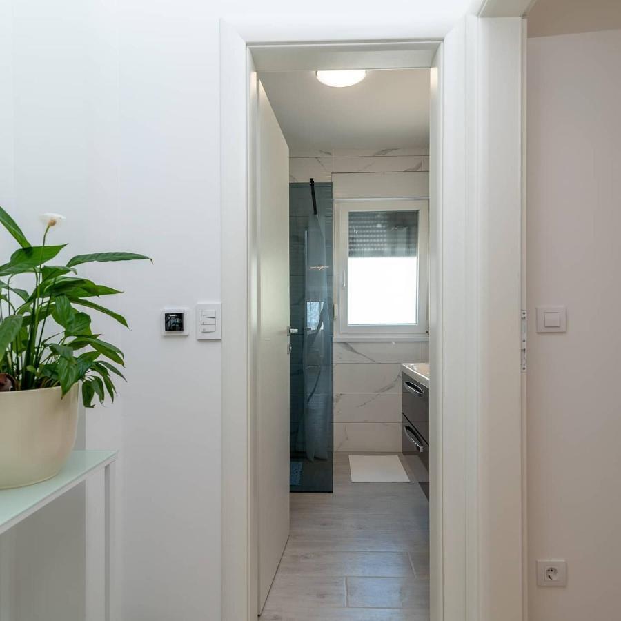 Apartman Lotos Apartamento Trogir Exterior foto