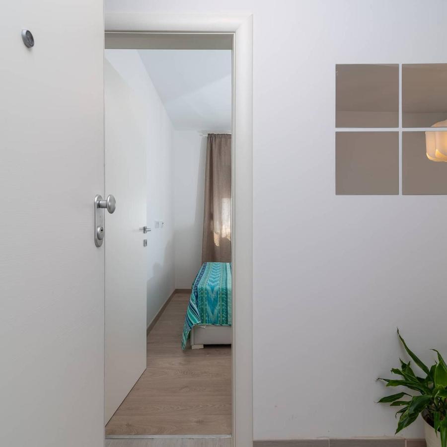 Apartman Lotos Apartamento Trogir Exterior foto