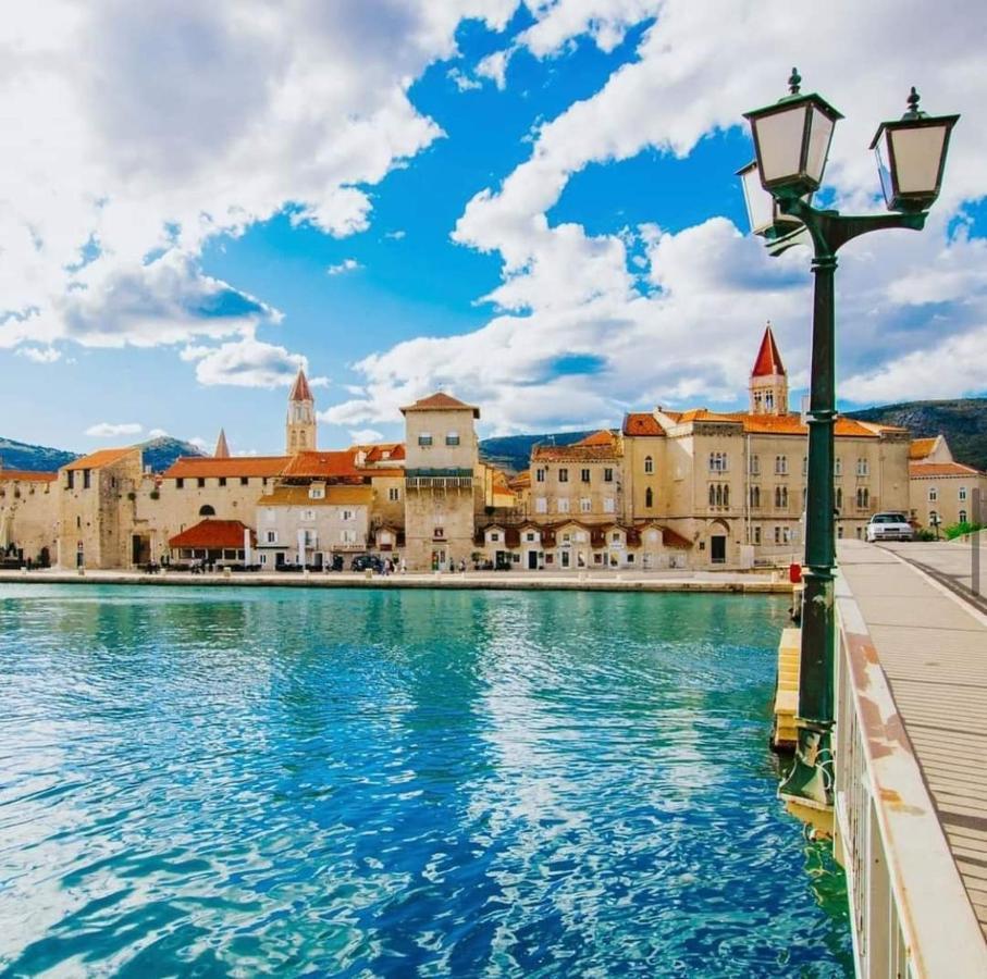 Apartman Lotos Apartamento Trogir Exterior foto